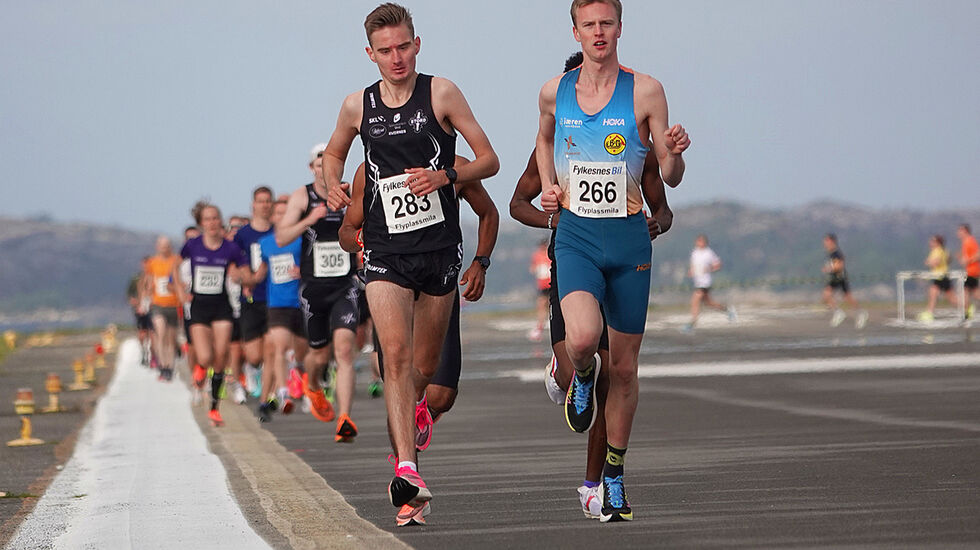 Narve Gilje Nordås i front, med Vegard Havn (283) ved sin side. (Foto: Thomas Andre Hjelmen)