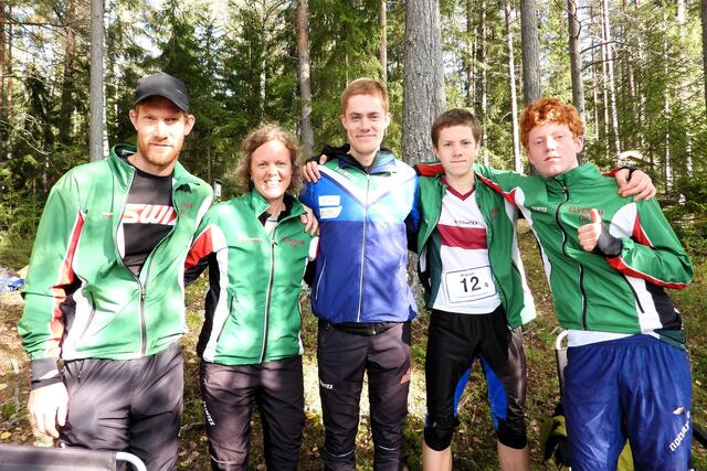 Familielaget Tonjer Fingarsen som vant Ringreven bestod av (fra v.) far Audun, mor Anna-Thekla og sønnene Sander, Aksel og Emil. (Foto: Stein Arne Negård)