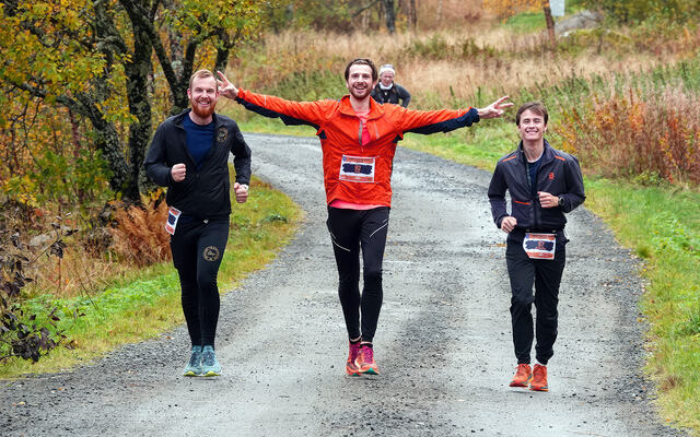 Været var grått men smilene var uansett på plass. (Foto: Nok Sandholm)