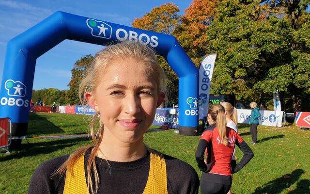 Wilma Bekkemoen Torbiörnsson overrasket seg selv med slå alle juniorene på 4 km i Frognerparken. (Foto: Runar Gilberg)