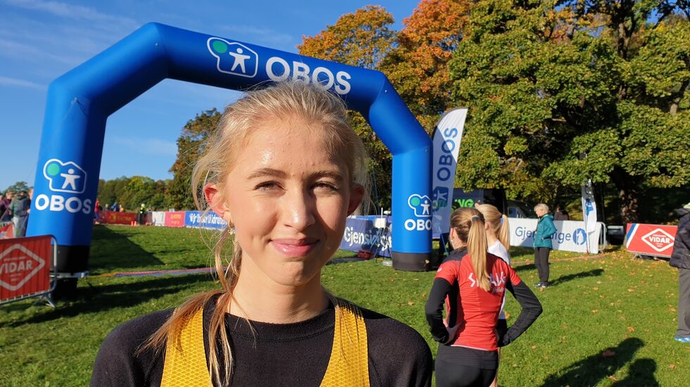 Wilma Bekkemoen Torbiörnsson overrasket seg selv med slå alle juniorene på 4 km i Frognerparken. (Foto: Runar Gilberg)
