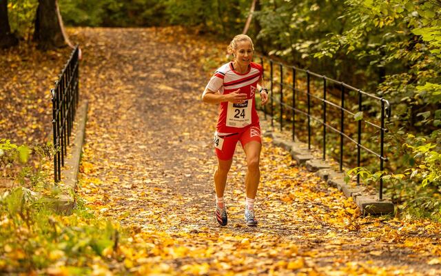 Kristin Waaktar Opland løp strålende i NM terrengløp i Frognerparken men ble ikke belønnet med NM-gull i KV 40-44. (Foto: Samuel Hafsahl)