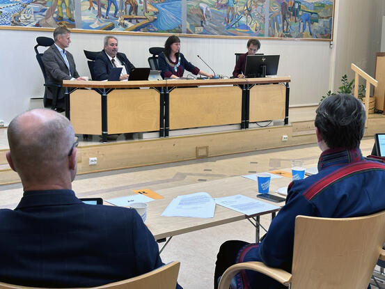 Dirigentbordet under konstituering av det nye kommunestyret oktober 2023