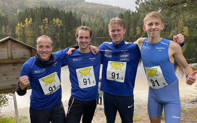 Laget fra Mjøsdalen IL som bare nesten satte ny løyperekord på stafetten: Martin Kåstad, Brage Hanstveit, Håvard Kleppe og Jonas Skjerven. (Foto: Øystein Øvsthus)