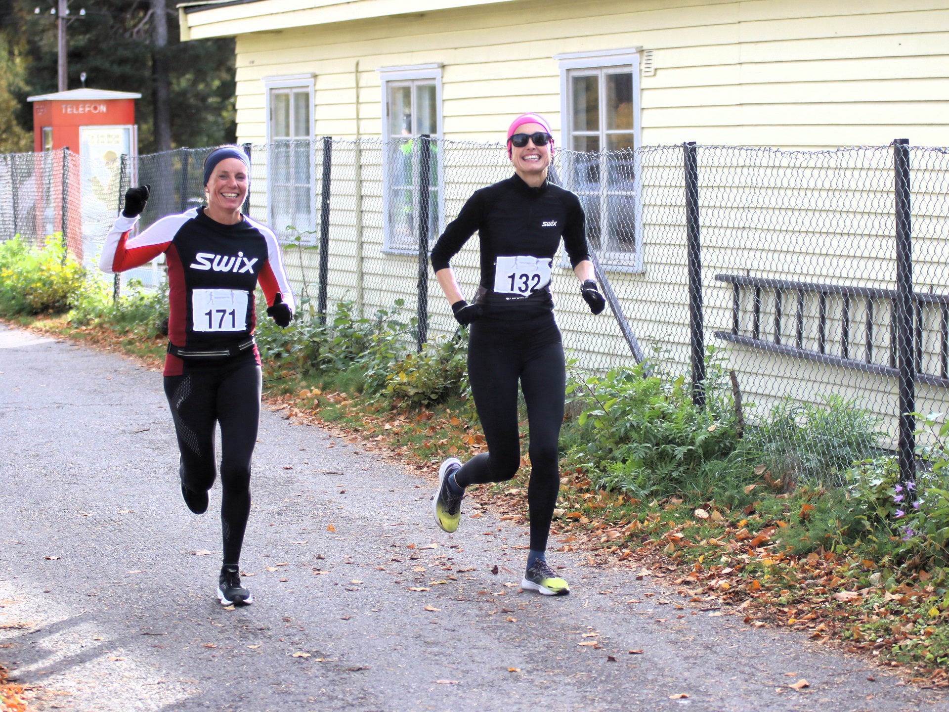 Esther Innselset og Åsta Narmo.jpg