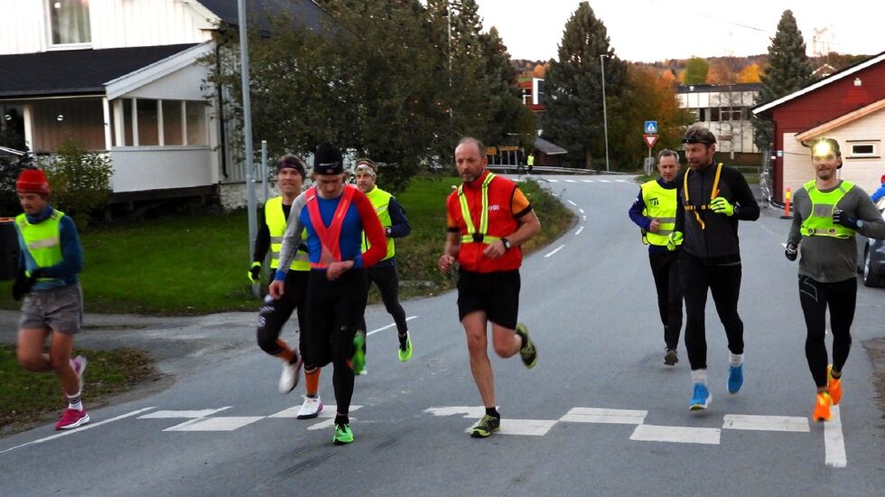 Fra den første starten på barmark og i dagslys i fjorårets sesong. (Foto: Stein Arne Negård)