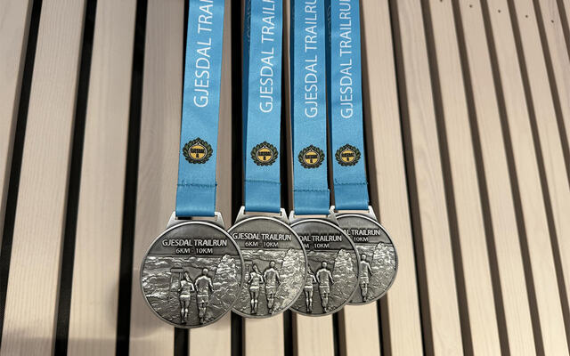 Det vanka vakker medalje til de som fullførte en av distansene i Gjesdal Trailrun. (Foto: arrangøren)