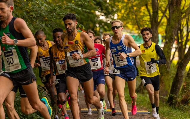 Fire av de fem seniorherrene som skal representere Norge i aksjon under NM terrengløp i Frognerparken (fra v.) Eivind Øygard, Jacob Boutera, Even Brøndbo Dahl og Ibrahim Buras. (Foto: Samuel Hafsahl)