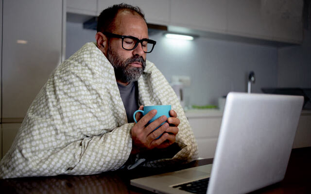 «Manflu»: Det er lett å synes synd på seg sjøl når sykdom rammer, så hvorfor ikke forsøke å forebygge? (Foto: iStockphoto)