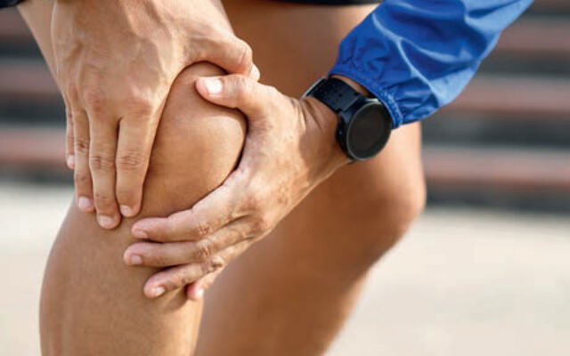 Runner’s knee», eller langdistansekne som det kalles på norsk, gir smerte på utsiden av kneet. (Foto: privat)