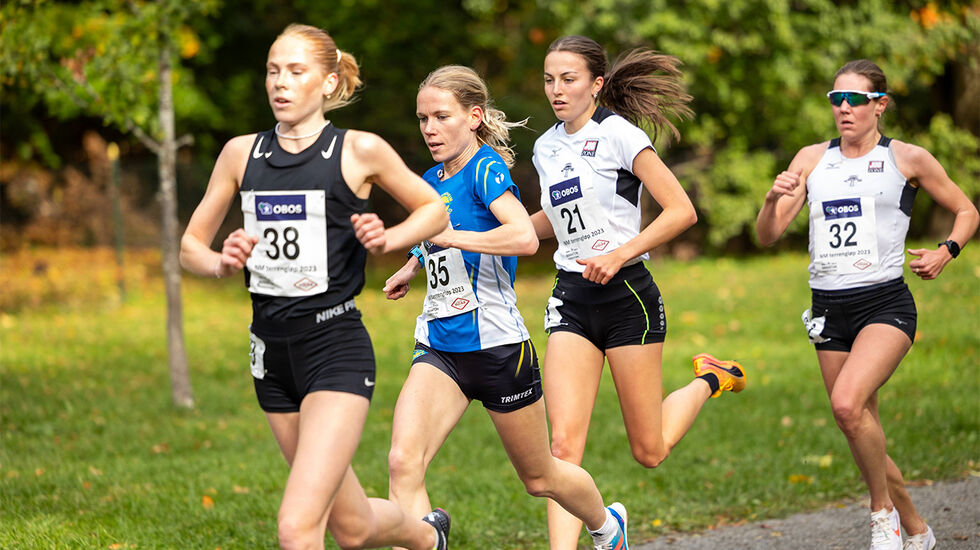 Ingeborg Østgård (21) har dessverre meldt forfall, men Ina Halle Haugen (38), Hanne Mjøen Maridal (35) og Maria Sagnes Wågan (32) stiller alle i nordisk. I tillegg er Ine Bakken og Sigrid Jervell Våg med på det norske damelaget. (Foto: Samuel Hafsahl)