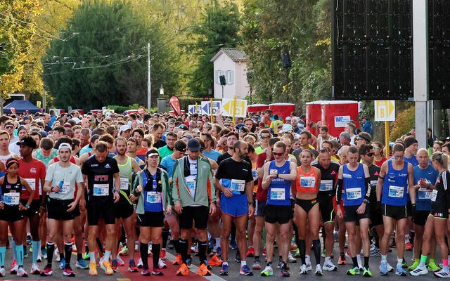 Stemningen på startstreken var relativt avslappa. (Foto: arrangøren)
