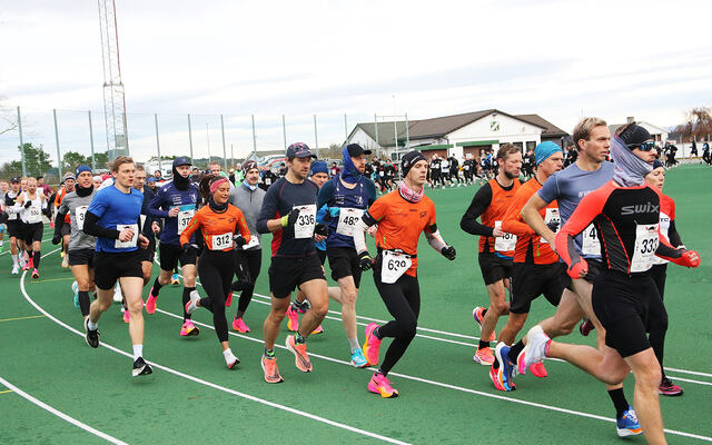 I fjor ble det deltakerrekord med 561 fullførende på de tre distansene 10 km, halvmaraton og maraton. (Foto: Runar Gilberg)