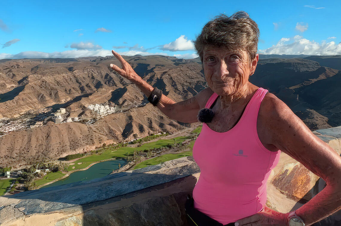 Vera Nystad fyller snart 78 år, men det hindrer henne ikke i å løpe 100 kilometer i uken. (Foto: Tom-Arild Hansen)