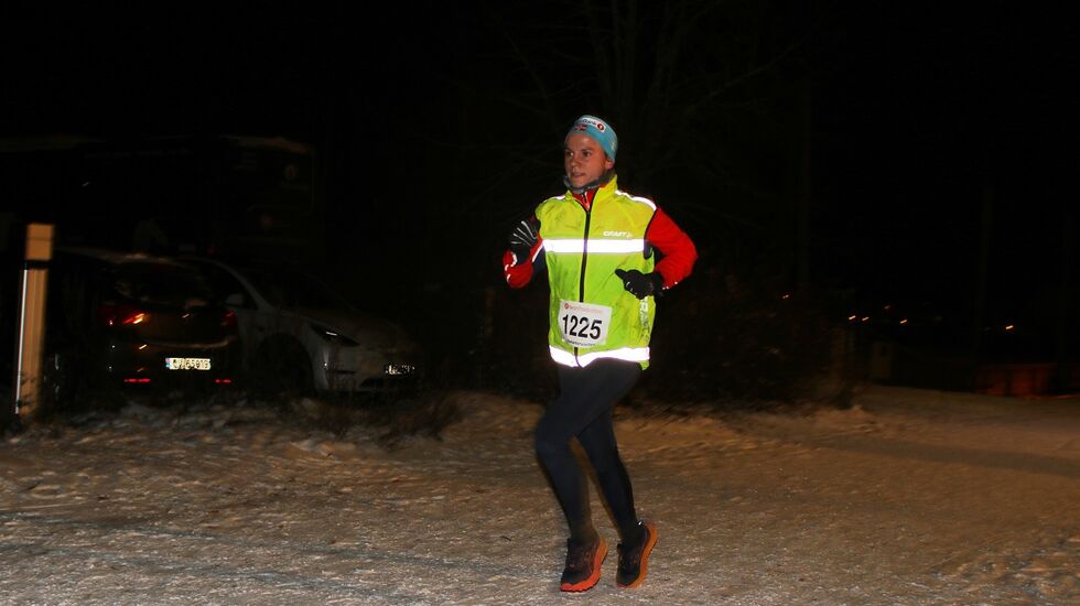 Ragnhild Haukåen mot mål ved Prestrudhallen. (Foto: Rolf Bakken)