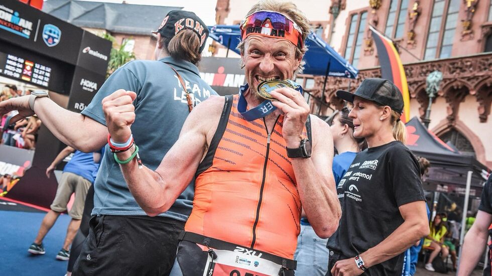 Kjell Vegard Opheim etter å ha fullført sin 3. Ironman i Frankfurt i 2022. (Foto: Privat)