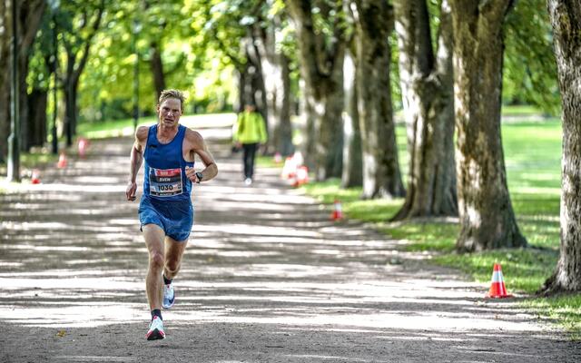 Sven Kilander da han debuterte på maraton med 2.32.23 i Oslo i 2022. (Foto: Privat)