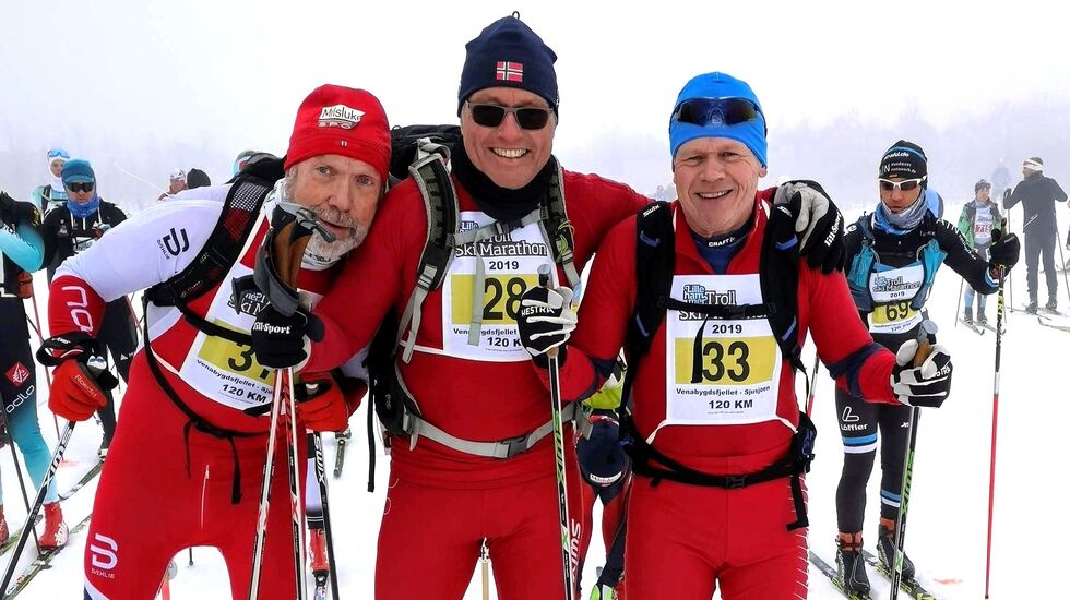 Olav Brunstad (i midten) sammen med den aller største Troll-spesialisten Bjørn Kåre Gjerde (til høyre) og Tom Morten Kristiansen på start i 2015. (Foto: Rolf Bakken)
