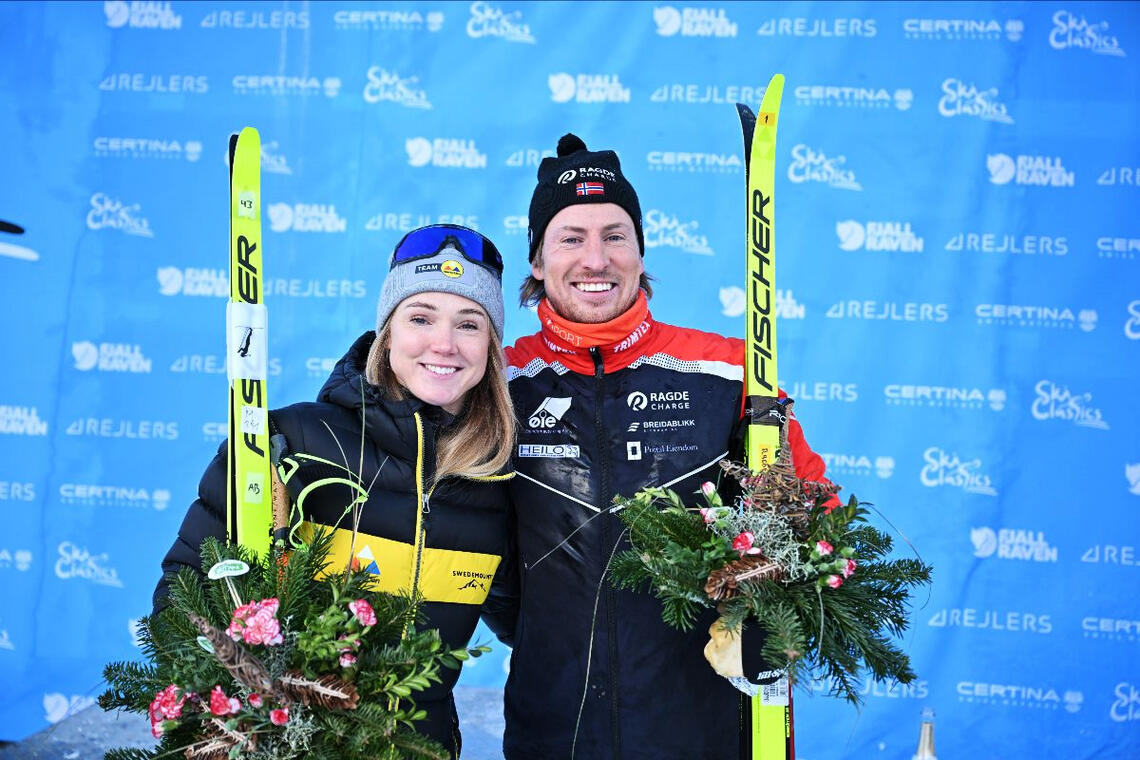 Emilie Fleten og Kasper Stadaas kunne juble for seieren i det første individuelle rennet i denne vinterens Ski Classics-sesong. (Foto: Reichert/NordicFocus)