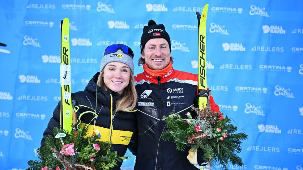 Emilie Fleten og Kasper Stadaas kunne juble for seieren i det første individuelle rennet i denne vinterens Ski Classics-sesong. (Foto: Reichert/NordicFocus)