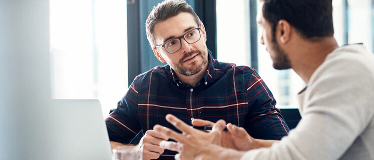 Statistikkene viser at sykefraværet har økt de senere år og er stadig stigende, samtidig som en stor del av sykefraværet kan peke tilbake på fysiske, organisatoriske eller psykososiale forhold på jobben Nito