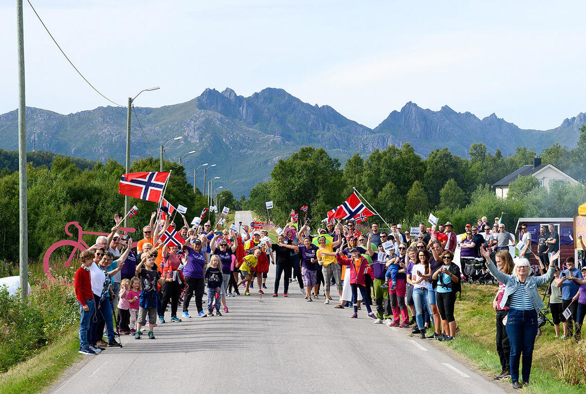 Det var folkefest i Vesterålen under Hadsel-etappen av sykkelrittet Arctic Race of Norway i 2019. Det ble arrangert av Arctic Sports som nå bringer The Arctic Run til Hadseløya og Vesterålen. (Foto: ARN)