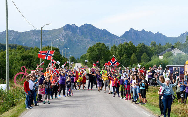 Det var folkefest i Vesterålen under Hadsel-etappen av sykkelrittet Arctic Race of Norway i 2019. Det ble arrangert av Arctic Sports som nå bringer The Arctic Run til Hadseløya og Vesterålen. (Foto: ARN)