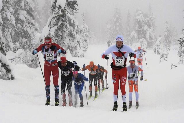 Med Budorrennet 6. januar er sesongens tilskudd til turrennsesongen en realitet. Bildet er fra tetgruppa ut fra start i Budorrennet sist vinter. (Foto: Stein Arne Negård)