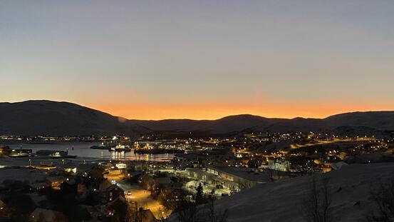 Båtsfjord, kl 12:30. 15 desember. En uke før sola snur.