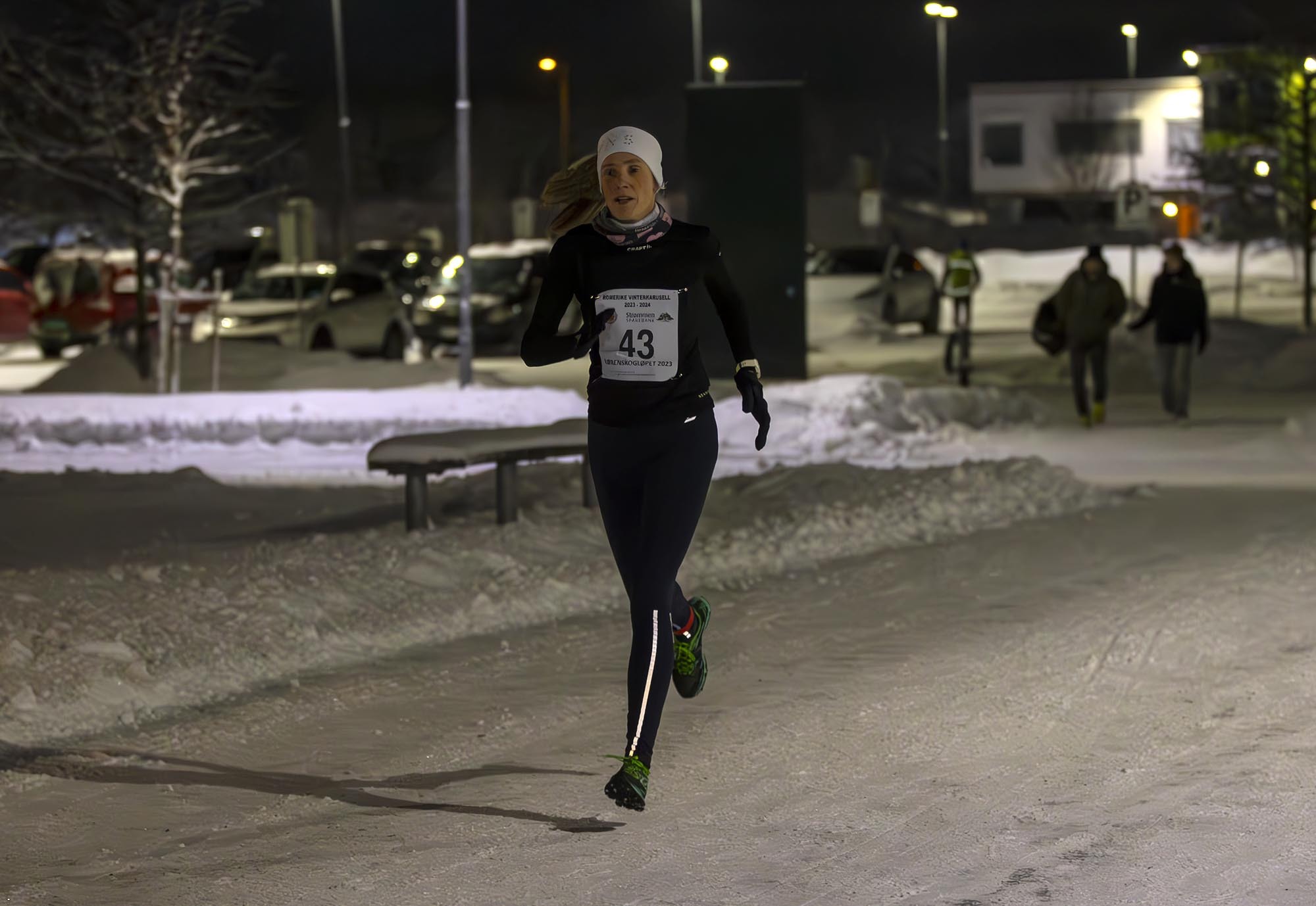 Tone Fløttum fra Fet Friidrettsklubb løp 7 km på 30.49.jpg