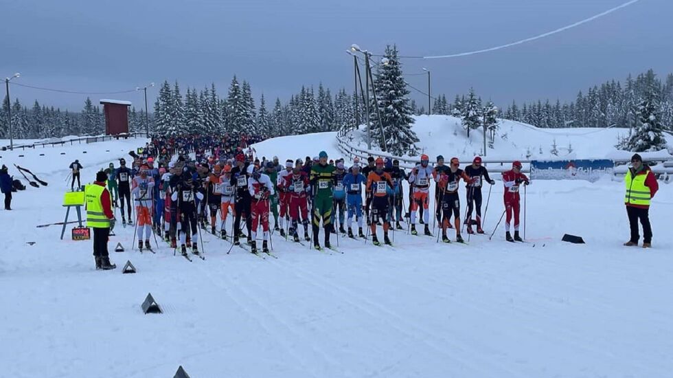 Fra fellesstarten i Budorrennet i fjor med 340 løpere i feltet. (Foto: Nina Øverby)