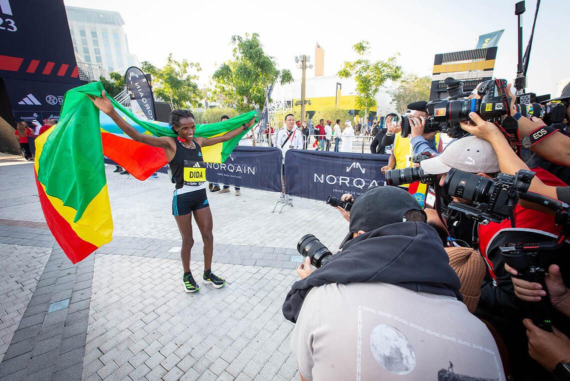 Dera Dida er nok lysten på en ny triumf i Dubai, men får nok kamp om seieren. (Foto: dubaimarathon.org)
