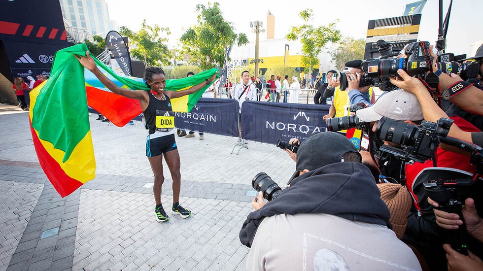 Dera Dida er nok lysten på en ny triumf i Dubai, men får nok kamp om seieren. (Foto: dubaimarathon.org)