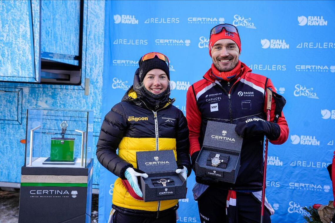 Ida Dahl og Andreas Nygaard klokket inn som vinnere i lørdagens Ski Classics i Italia. (Foto: Vanzetta/NordicFocus)