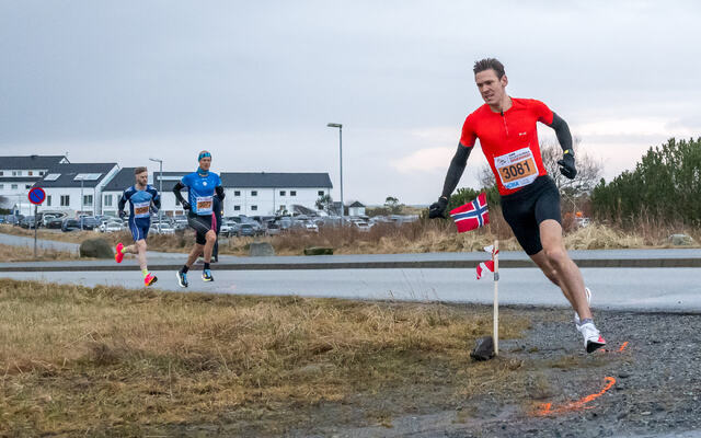 De tre beste på Trippelen på Solastranden: Vinner Sebastian Conrad Håkansson (3081), toer Stian Eilertsen (3046) og treer Tom Erik Halvorsen (3072) (Foto: Trine Nessler Wichmann)