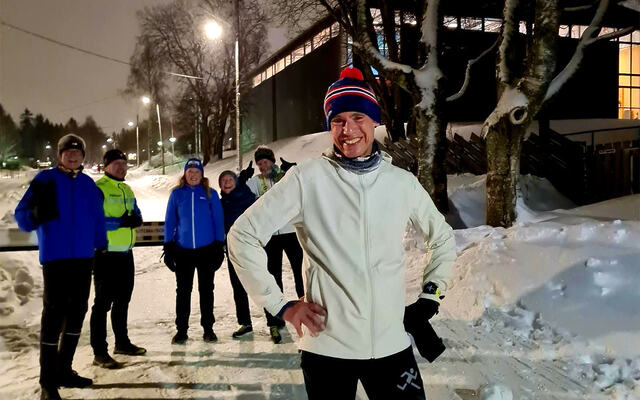Sjøl på kalde vinterdager gleder Kondis-president Tim Bennett seg over både fellesskapet på Kondistreninga og at løpebølgen er stadig stigende. (Foto: privat)