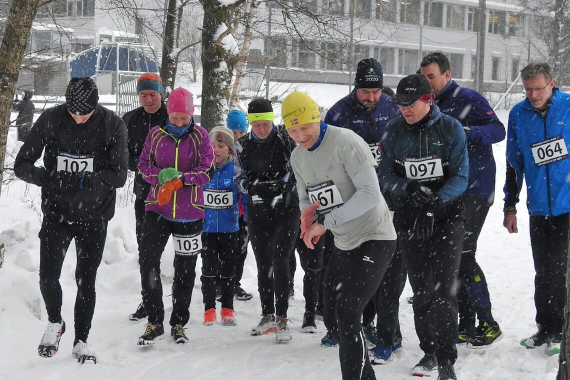 Starten går for det tredje løpet i årets vinterkarusell i Søgne. (Foto: Ivar Gogstad)
