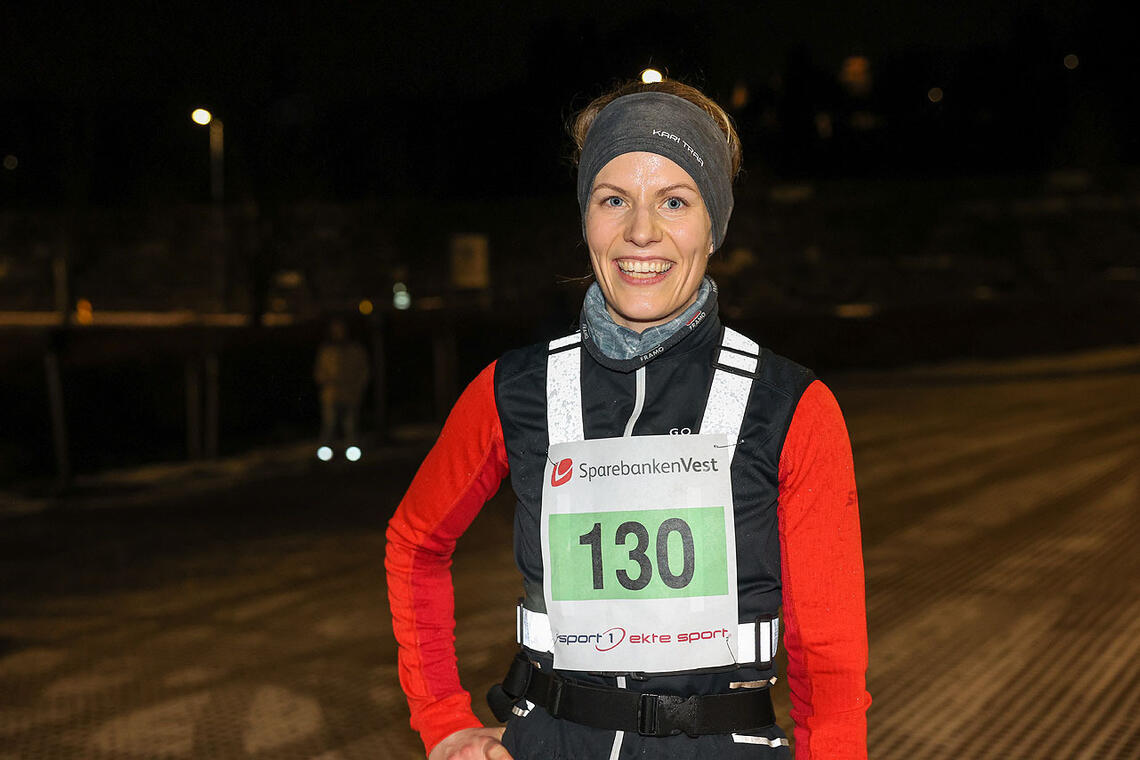Jeanett Flatøy ble beste kvinne på 10 km. Litt is i løypen var ikke noe problem syntes hun. (Alle foto: Arne Dag Myking)