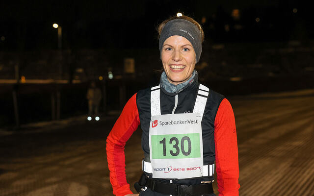 Jeanett Flatøy ble beste kvinne på 10 km. Litt is i løypen var ikke noe problem syntes hun. (Alle foto: Arne Dag Myking)