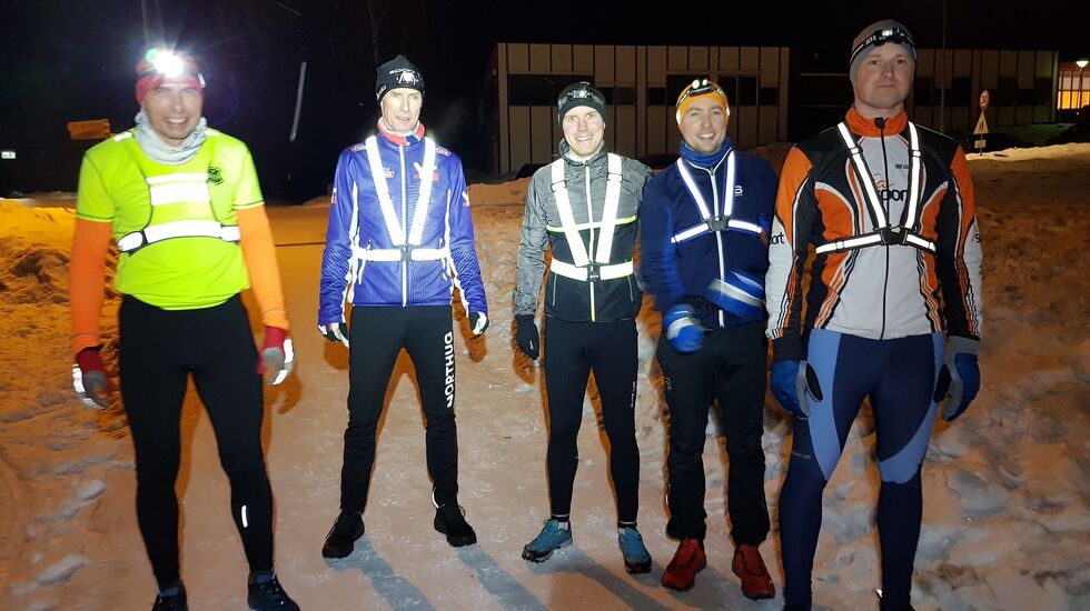 Kveldens fem konkurransemotiverte snøkutere (fra venstre): Jan Erik Mathiassen, Kjell  Arild Bekkelund, Svein Christian Wedum, Hans Fredrik Skappel og Espen Storslett. (Foto: Stein Arne Negård)