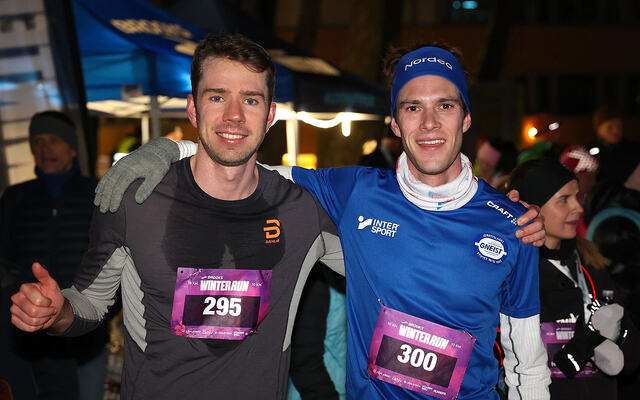 Bendik Grimsbø og Espen Roll Karlsen kjempet om seieren på 10 km i Winterrun i Bergen. (Alle foto: Arne Dag Myking)