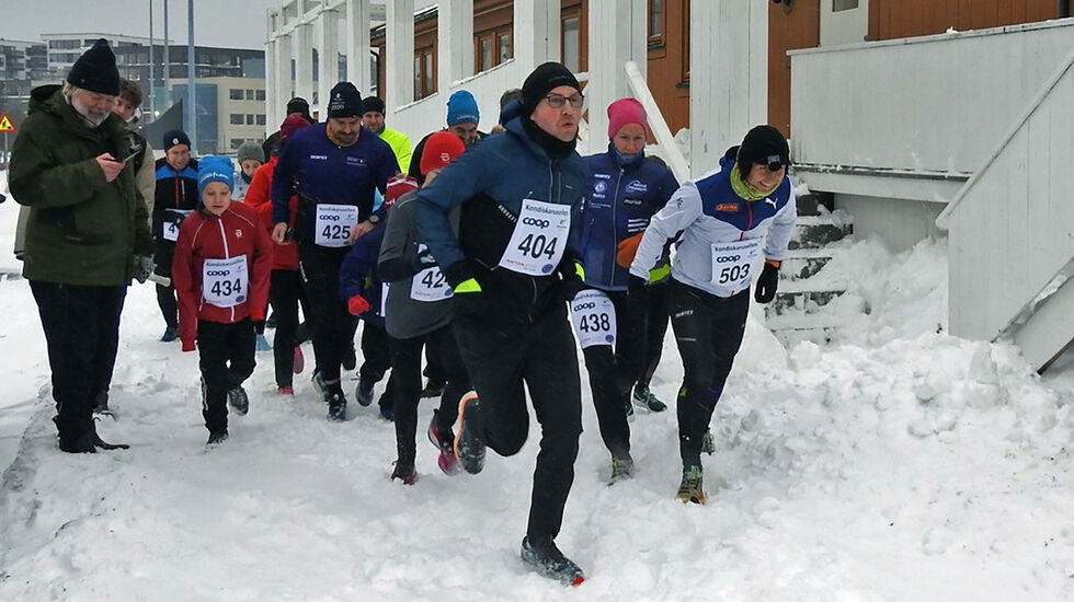 Starten går. På fortauet. I snø. (Foto: Ivar Gogstad)
