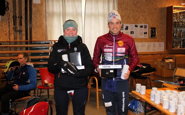 Vinnerne i jubileumsrennet, Mia Dunham og Mattis Sjøli. (Foto fra Nes Ski- og Sykkelanleggs facebookside)