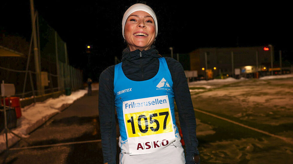 Leni Økland var strålende fornøyd med ny pers på sitt løp i Frikarusellen. (Alle foto: Arne Dag Myking)
