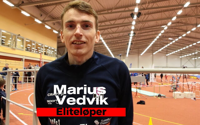 Marius Vedvik utfordret seg selv med å prøve å overta norgesrekorden på 5000 meter innendørs. (Foto: skjermprint fra video)