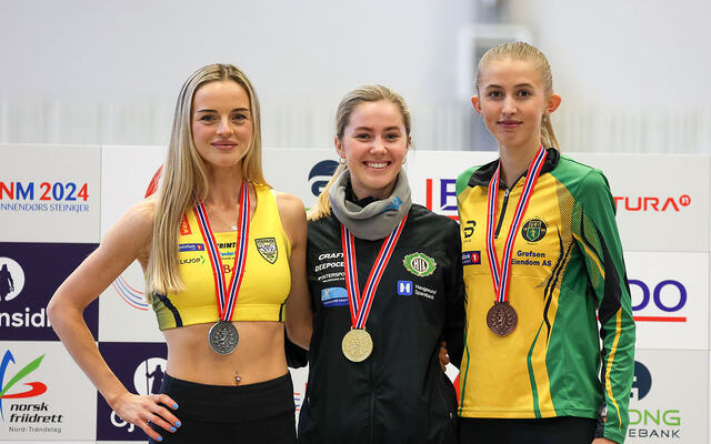 Gullvinner Kristine Lande Dommersnes dro også sølvmedaljør Live Solheimdal og bronsemedaljør Wilma Bekkemoen Torbiörnsson inn til sterke tider. (Foto: Arne Dag Myking)