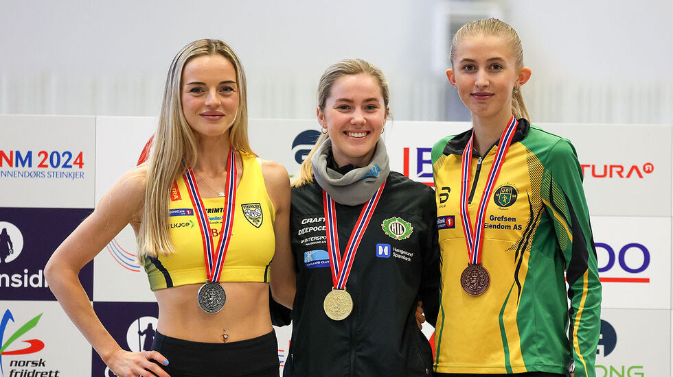Gullvinner Kristine Lande Dommersnes dro også sølvmedaljør Live Solheimdal og bronsemedaljør Wilma Bekkemoen Torbiörnsson inn til sterke tider. (Foto: Arne Dag Myking)