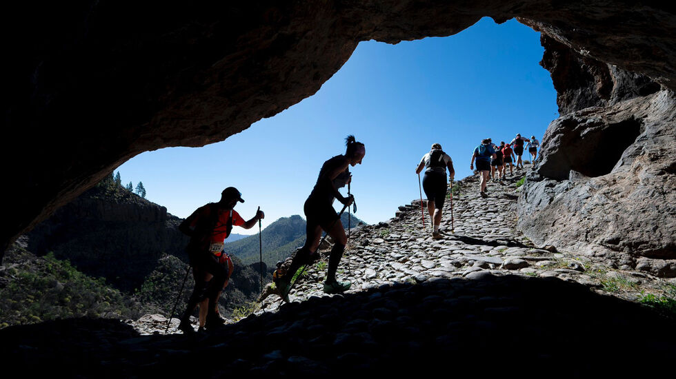 Med sine varierte løypetraséer som snor seg gjennom Gran Canarias dramatiske landskap tilbyr Transgrancanaria en unik utfordring for deltakerne. (Foto: David Delfour)