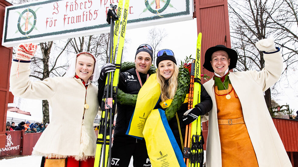 Vasaloppets vinnere 2024, Tomas Syrstad og Emilie Fleten. (Foto: Daniel Eriksson/Bildbyrån)