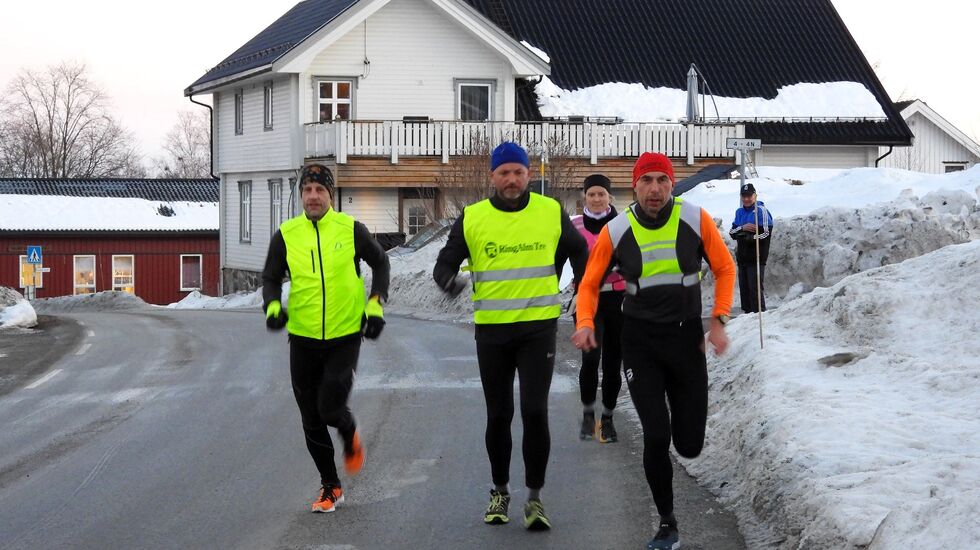 Den aktive kvartetten som utgjorde fellesstarten i avslutningsløpet (fra venstre): Thomas Pedersen, Miroslaw Baran, Anne Storslett og Jan Erik Mathiassen. (Foto: Stein Arne Negård)